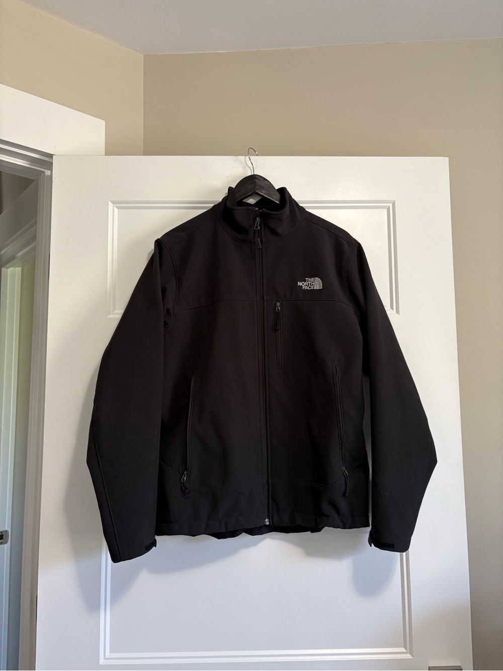 The North Face Men's Black Lightweight Softshell Jacket Sz Medium